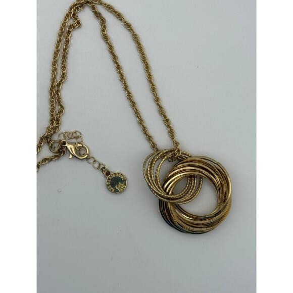 Liz Claiborne Textured Interlocking Rings Gold Tone Necklace 16 to 18 inch - Picture 9 of 9